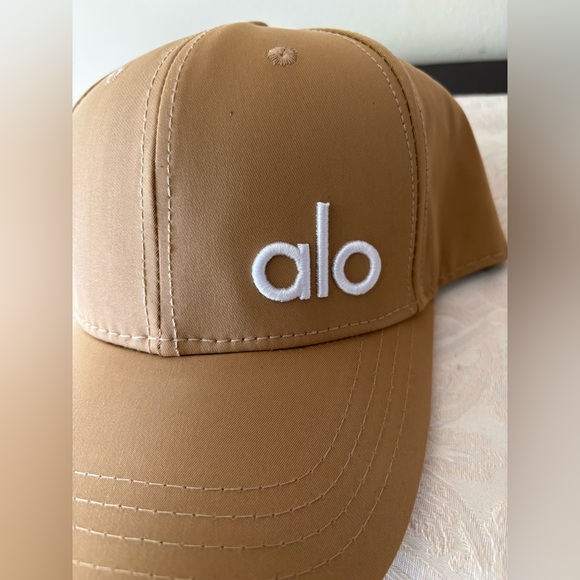 New. Unisex Yoga tan and white Cap - Picture 4 of 7